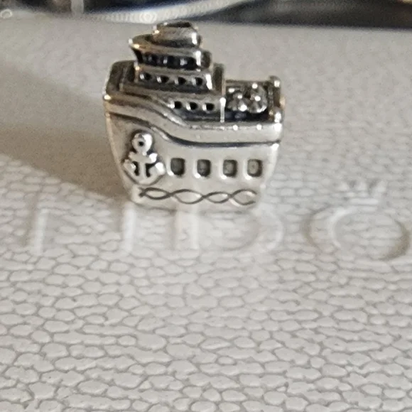 Pandora St. Kitts Cruise ship rare charm